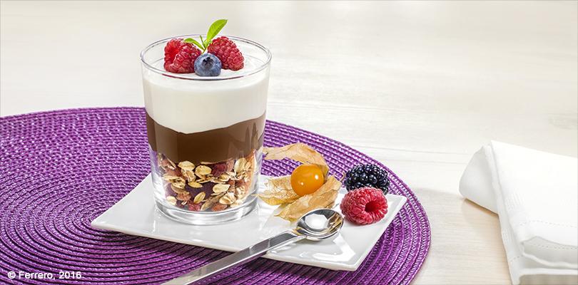 VERRINE DE YAOURT ET MUESLI AU NUTELLA<sup>®</sup>