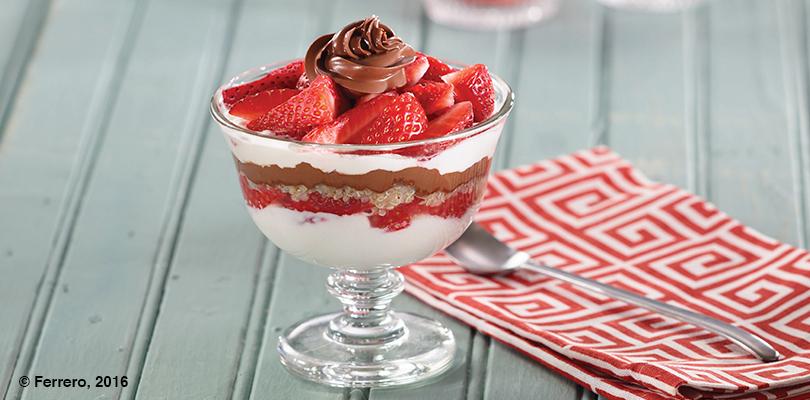 PARFAIT AUX FRAISES ET AU QUINOA AVEC DU NUTELLA<sup>®</sup>