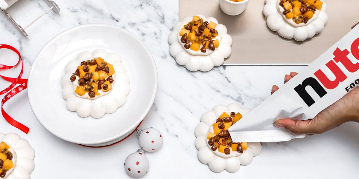 Pavlova mangue passion au Nutella® | FerreroFoodService France Pavlova mangue passion au Nutella® | FerreroFoodService France