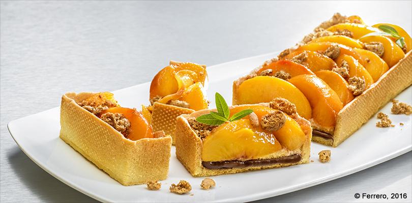 PEACHES AND AMARETTO BISCUITS TARTLET WITH NUTELLA®