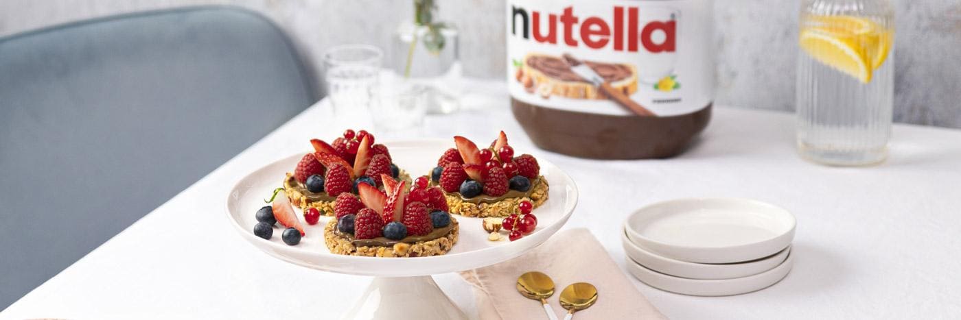 Fruit oat tart with Nutella Fruit oat tart with Nutella