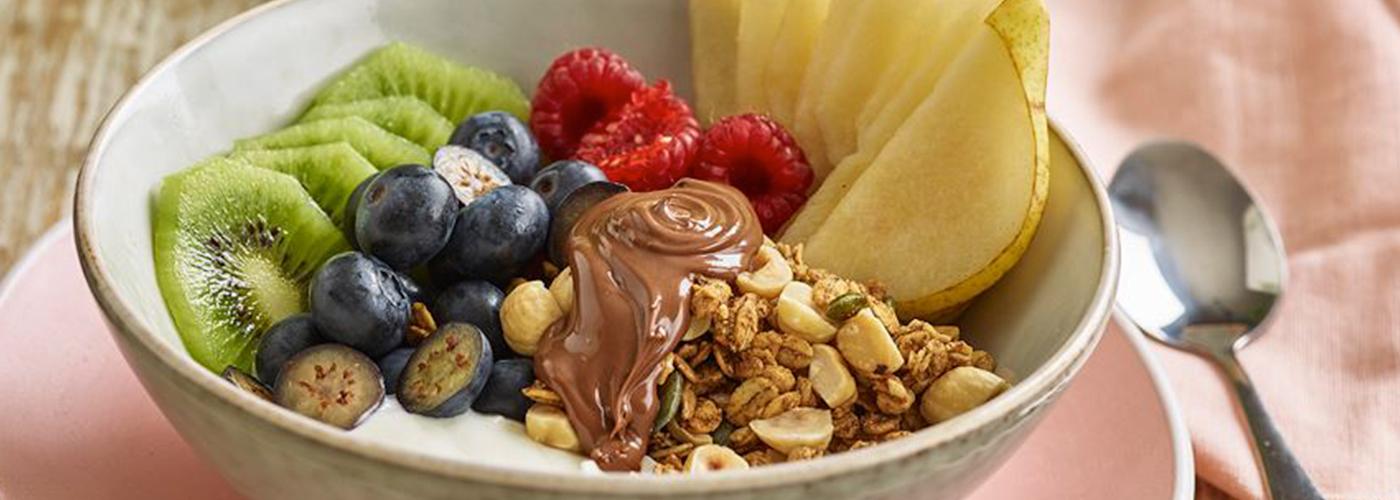 Nutella® crunchy granola yogurt bowls