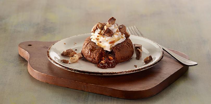 Baby Ruth® Vanilla Caramel Molton Cake