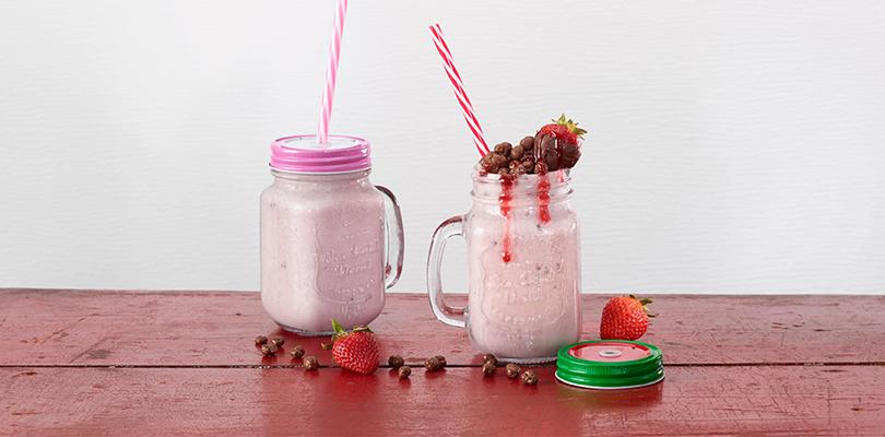 Buncha Crunch® Strawberry Acai Gelato Smoothie Buncha Crunch® Strawberry Acai Gelato Smoothie