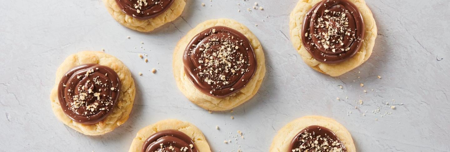 Jumbo Shortbread Cookie Topped with Nutella®