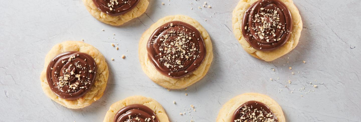Jumbo Shortbread Cookie Topped with Nutella®